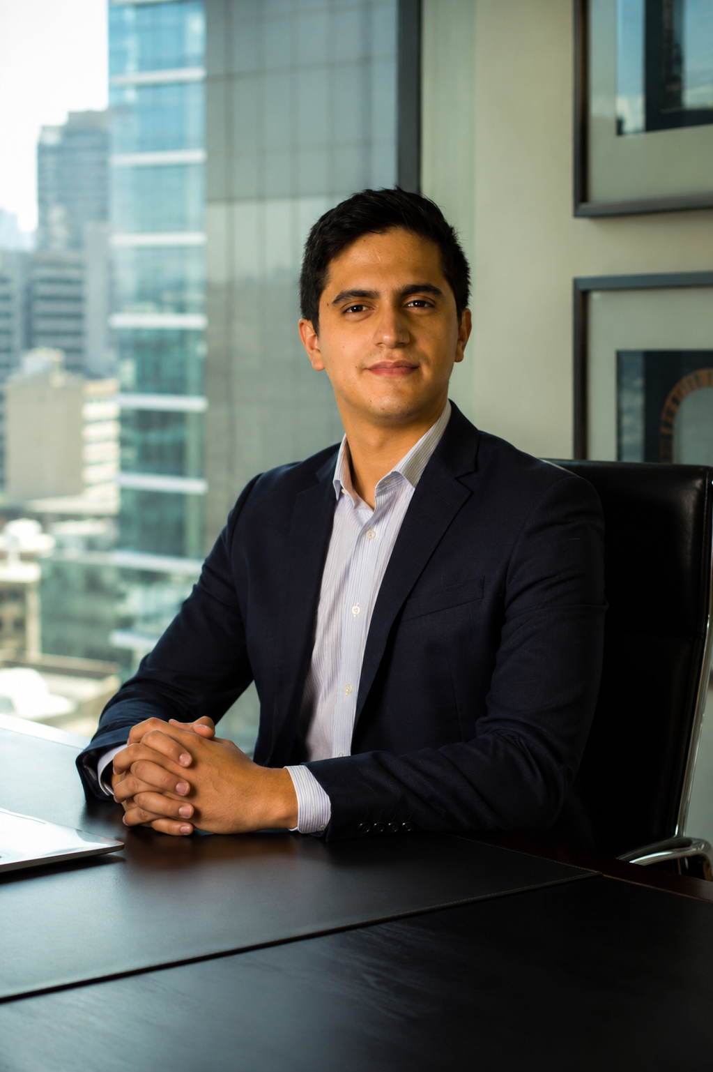 Retrato profesional de Cesar Silva
